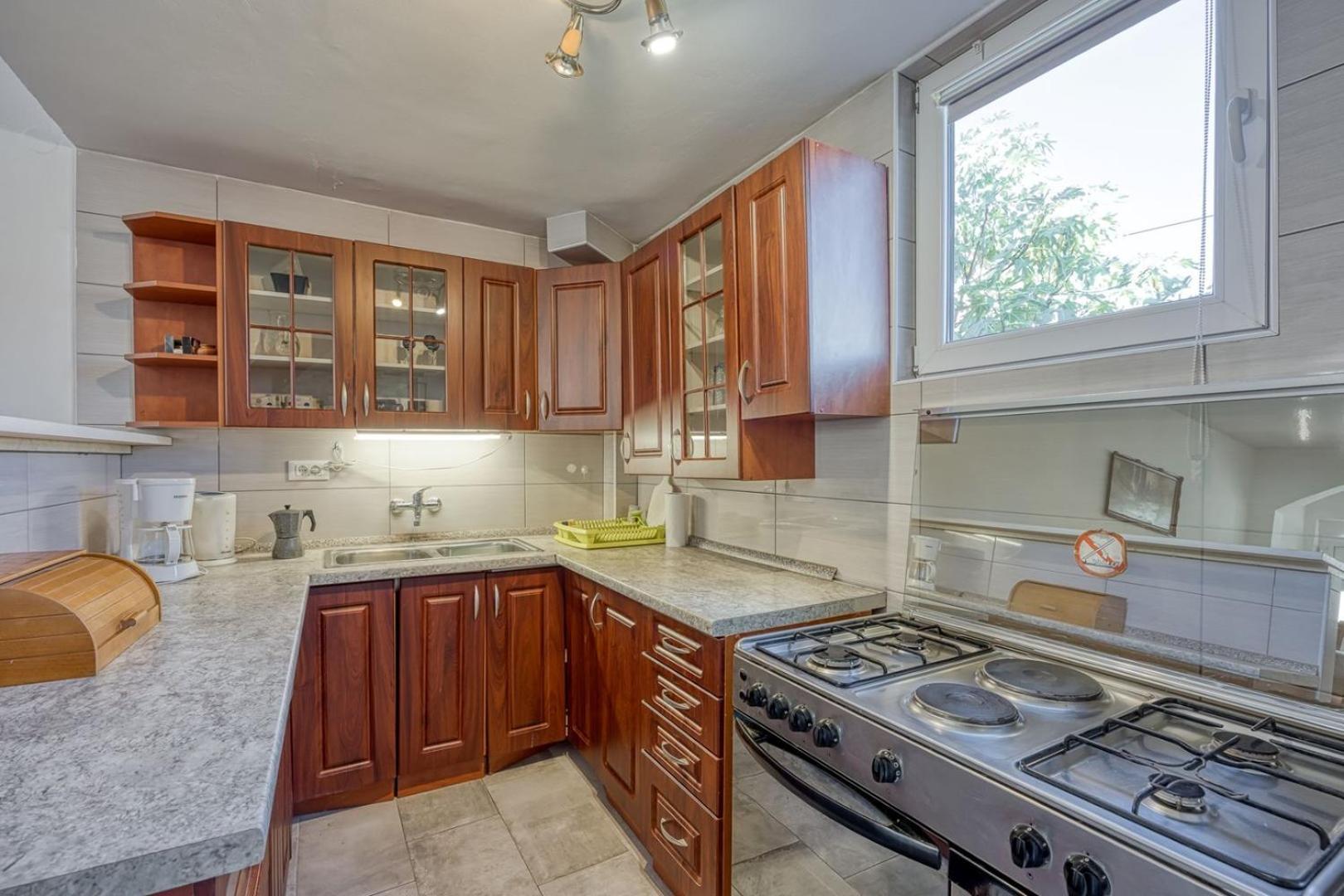 Basta Apartment *
